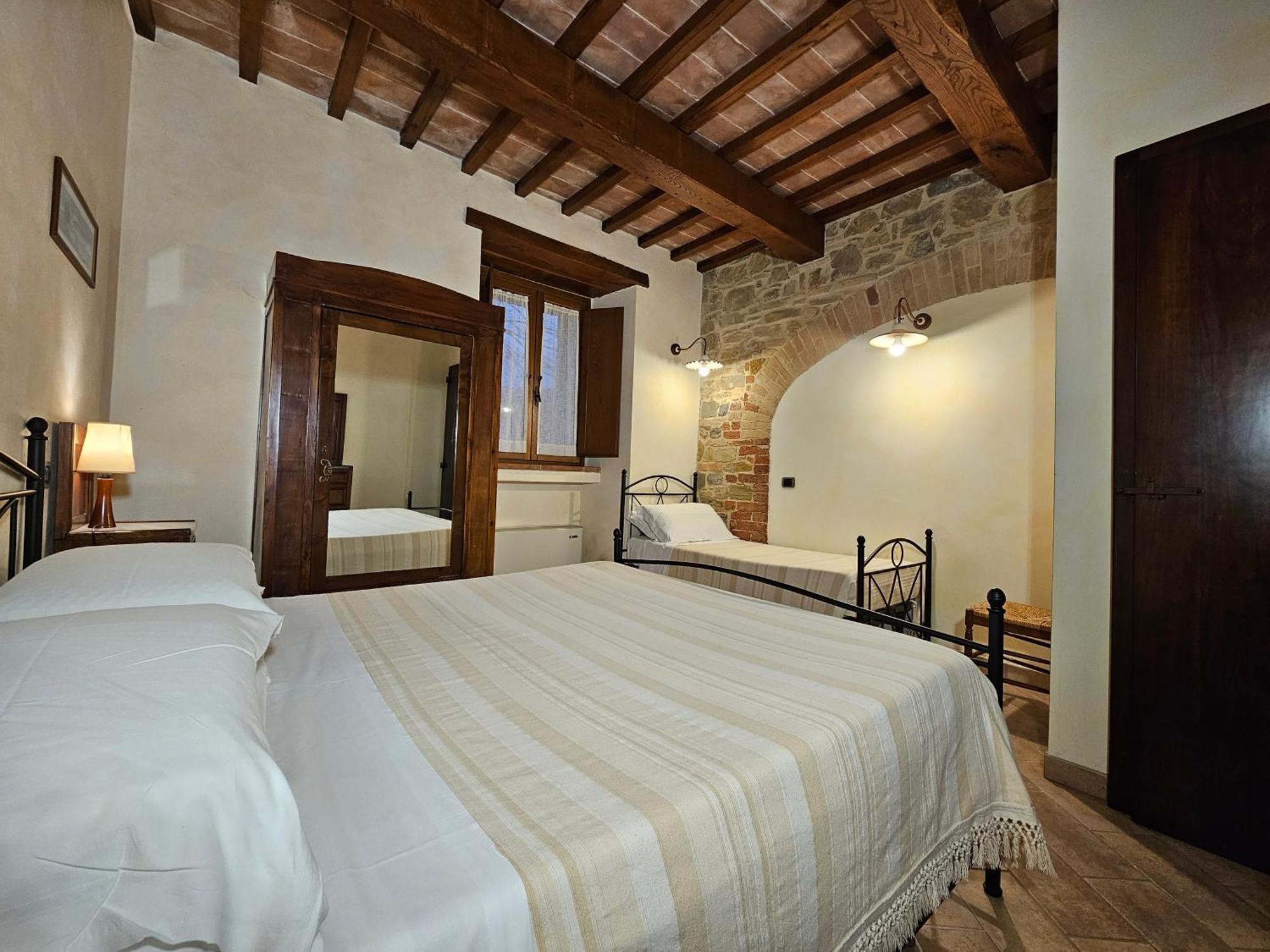 La Fonte Di Montebuono Villa Magione Rum bild